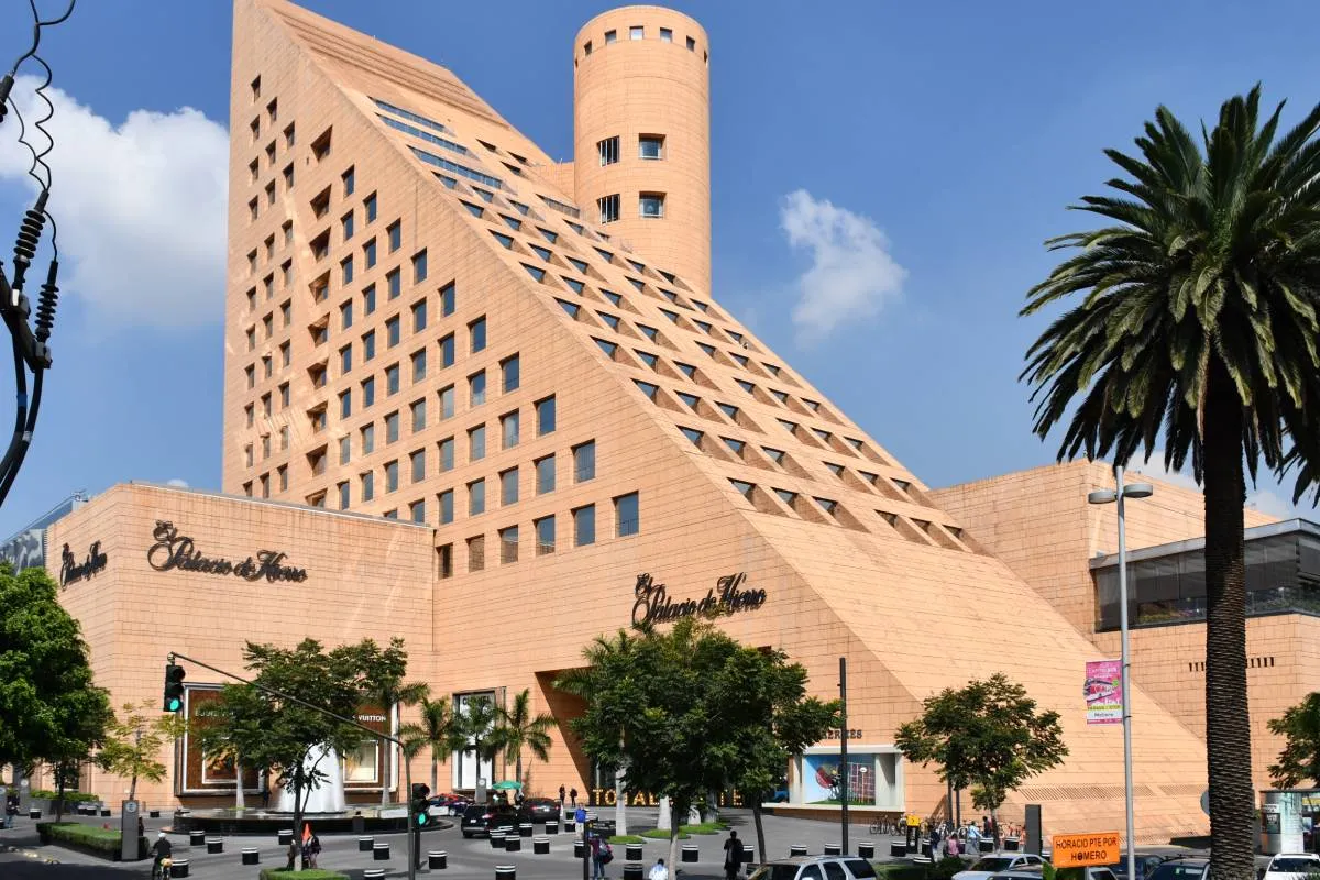 El Palacio de Hierro cierra 15 tiendas: reestructura histórica sacude el retail de lujo en México