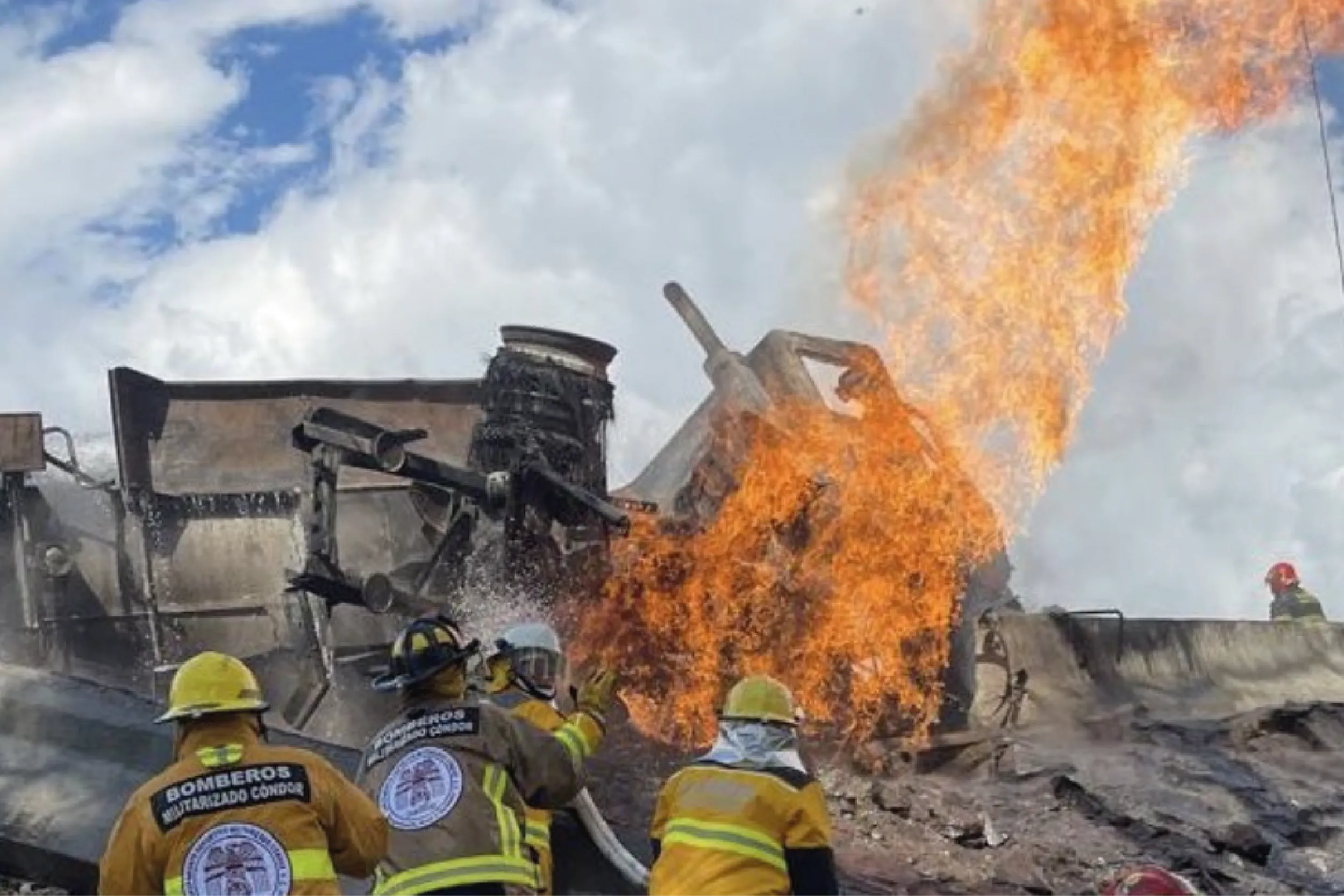 Explosión de una pipa de gas en el Puente de la Concordia.