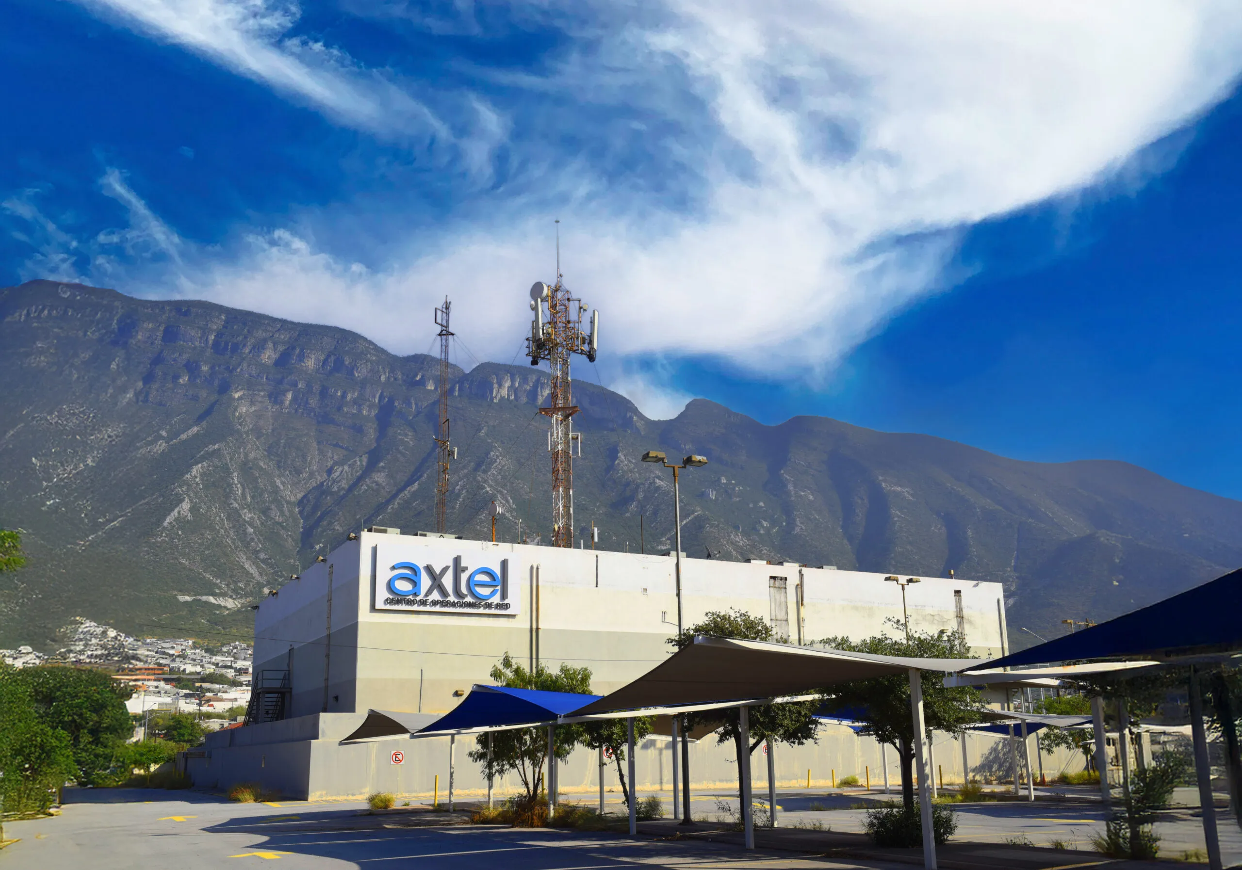 Axtel y TAFS llevan a México la más avanzada tecnología decable submarino: TAM-1
