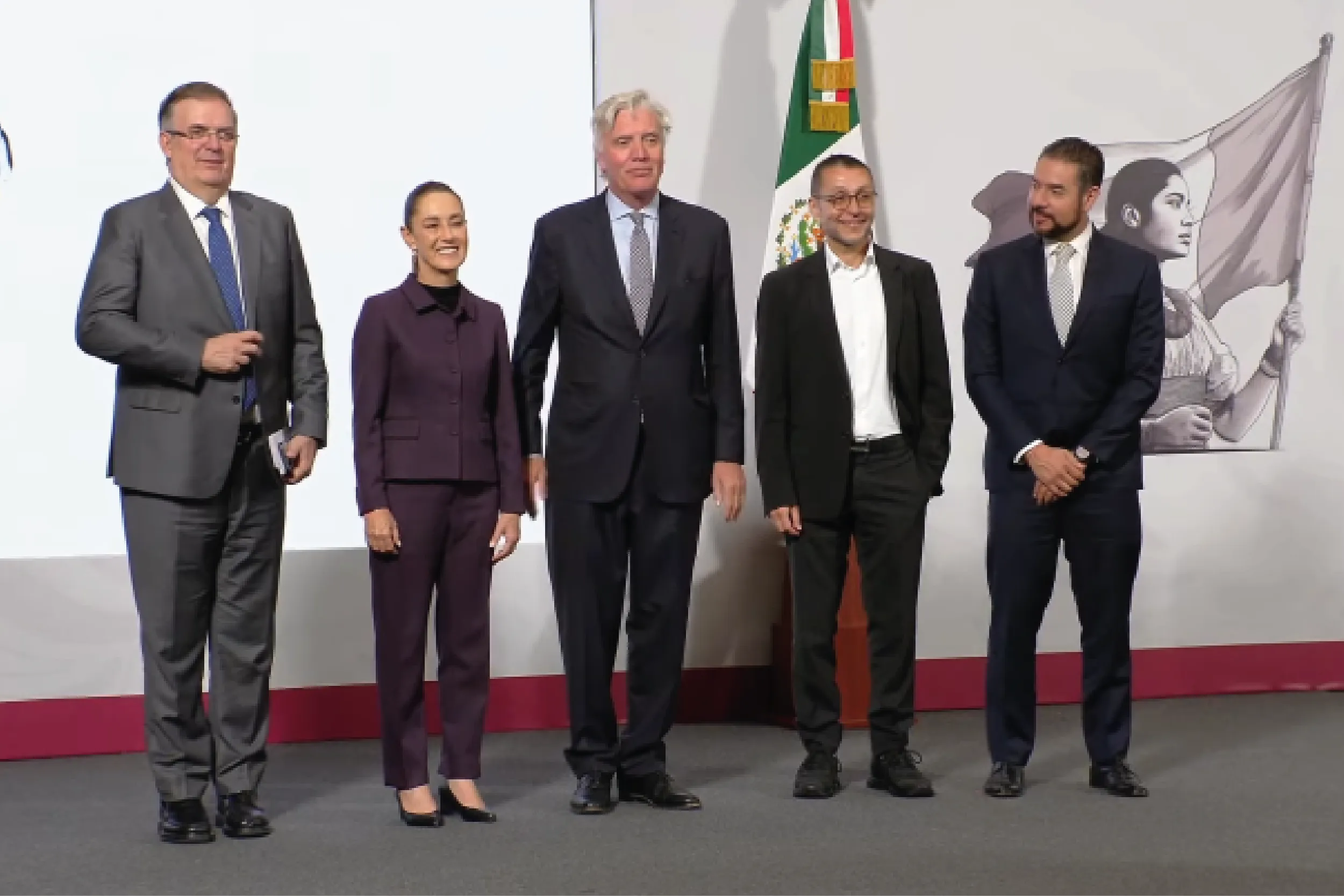 México y CloudHQ anuncian seis centros de datos de inteligencia artificial en Querétaro.