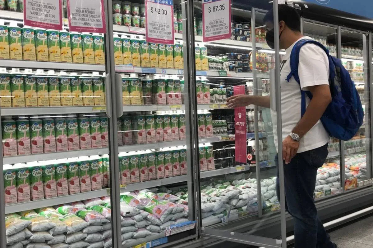 Profeco advierte sobre productos que parecen leche, pero no lo son