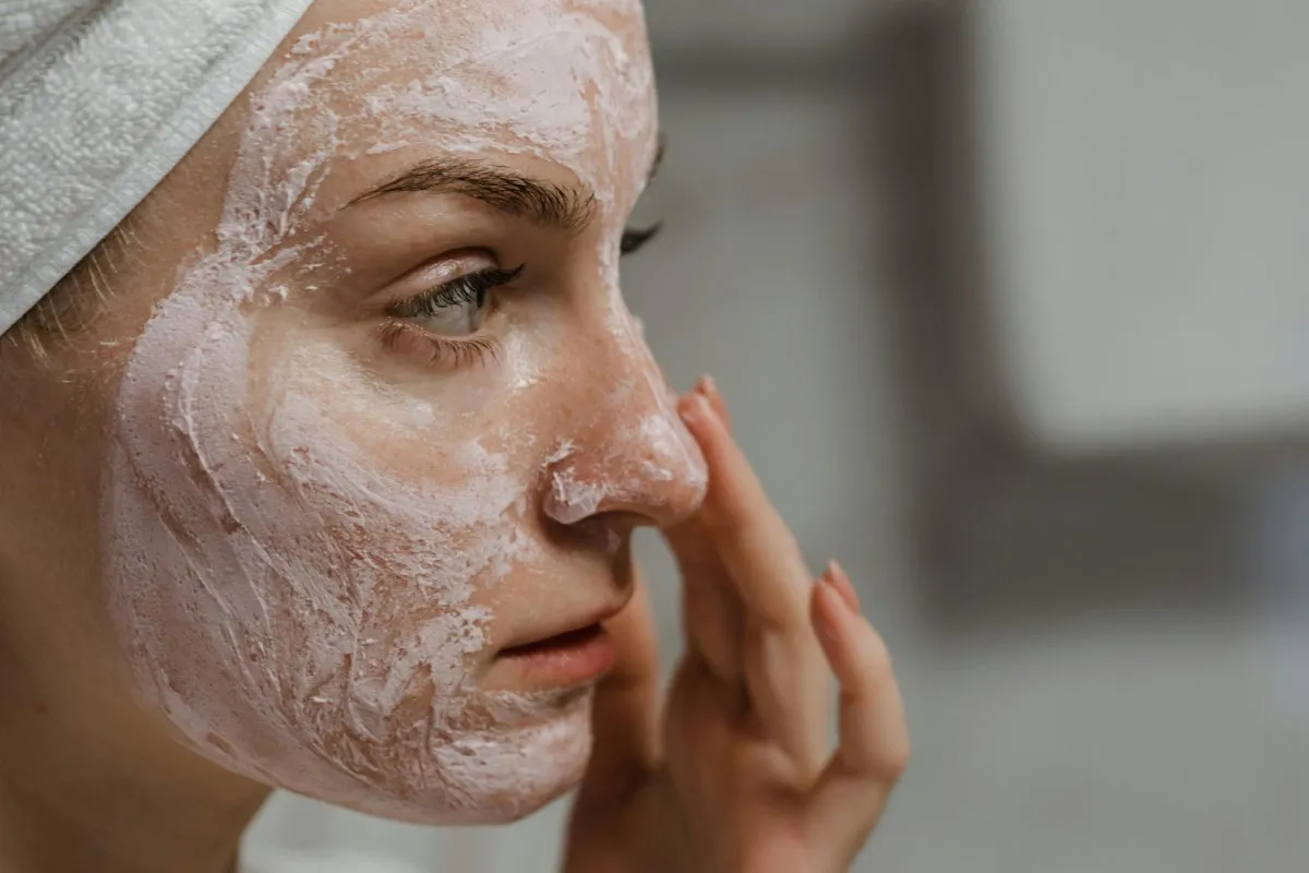 La detección de mercurio en cosméticos aclaradores refleja un problema de salud pública. Foto: Pexels
