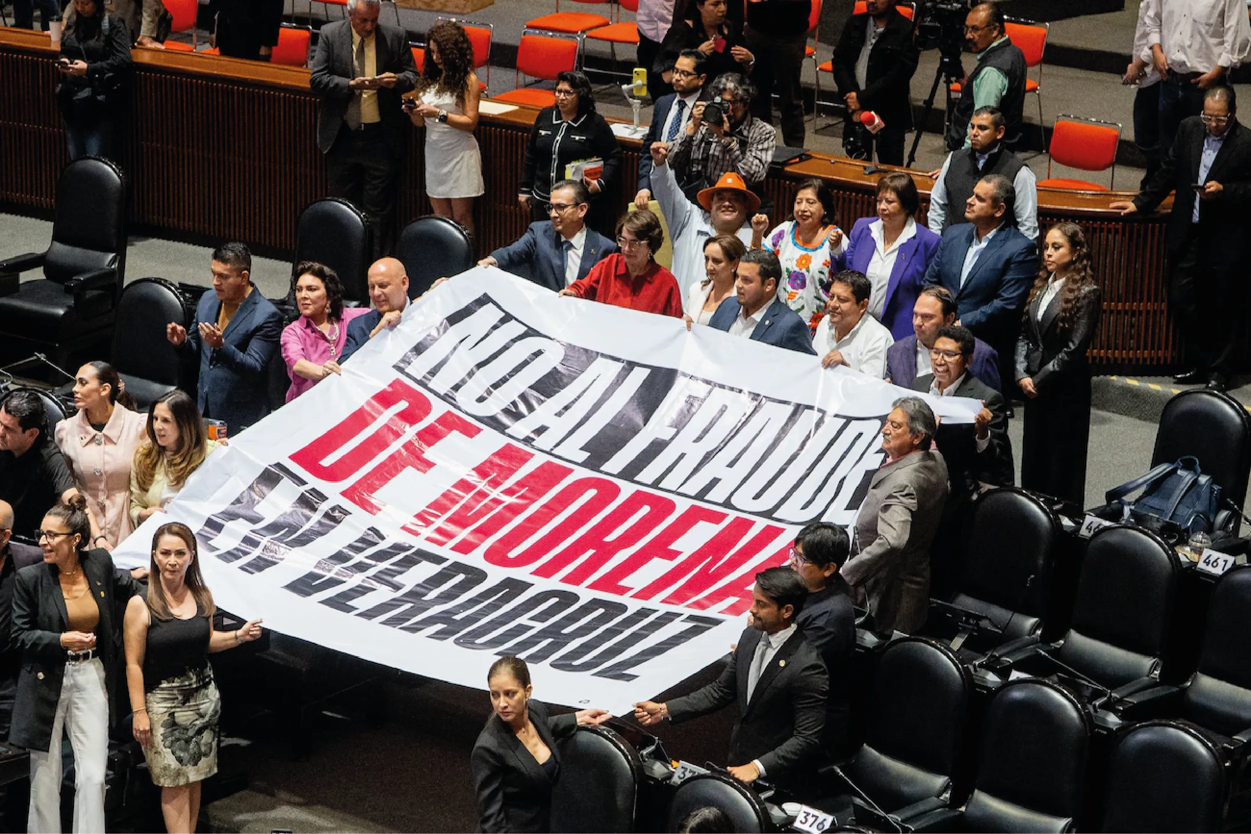 Movimiento Ciudadano aseguró que el TEV incurrió en irregularidades y fraude electoral.