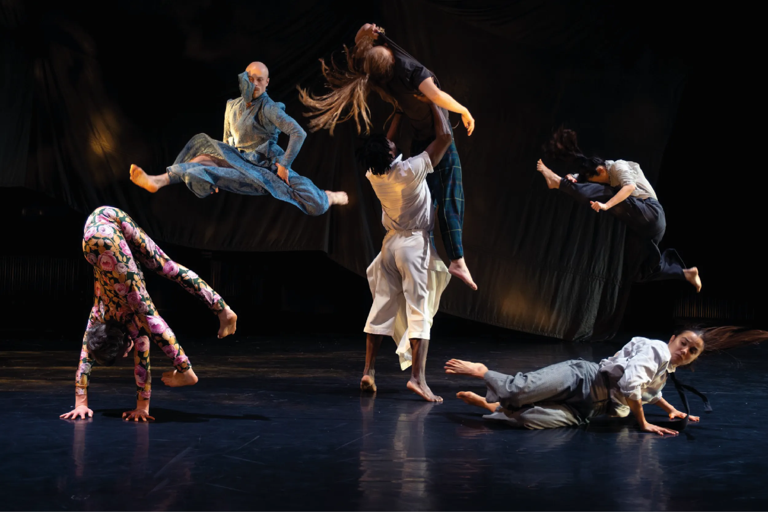 VOID, la nueva creación de Wim Vandekeybus, llega al Teatro Julio Castillo.