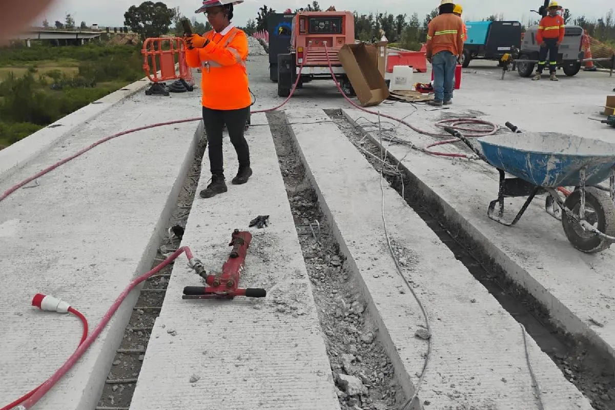Además, ambos puentes facilitarán la conexión con las autopistas 150D México-Puebla y la 136D Peñón-Texcoco, y cuyo tránsito diario promedio anual es de 65 mil vehículos.