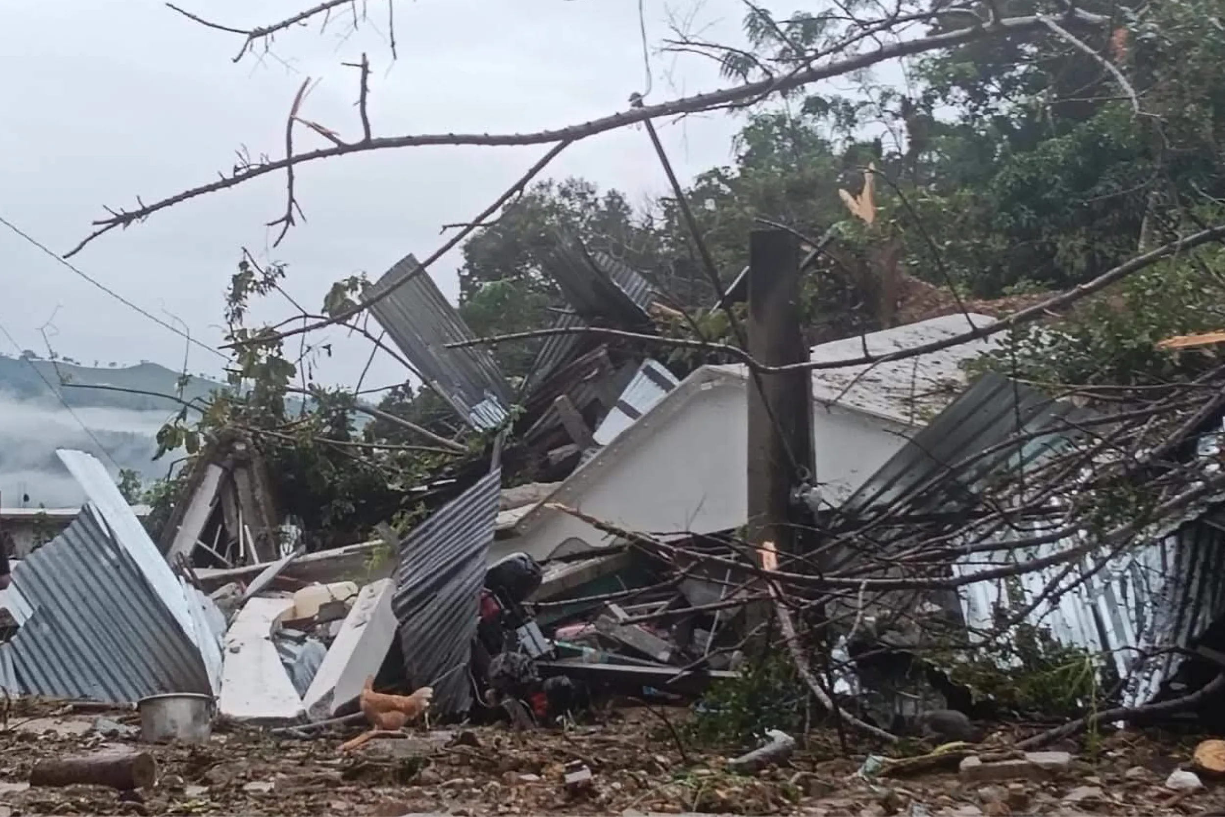 155 localidades aisladas en Hidalgo tras intensas lluvias.