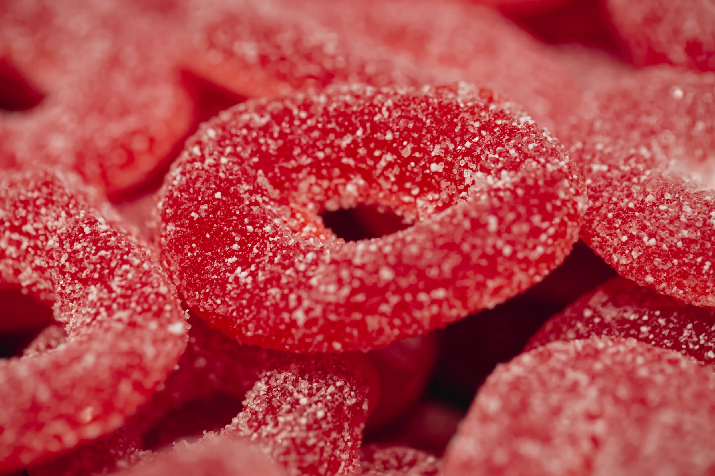 Cofepris evalúa prohibir el uso del colorante Rojo 3.