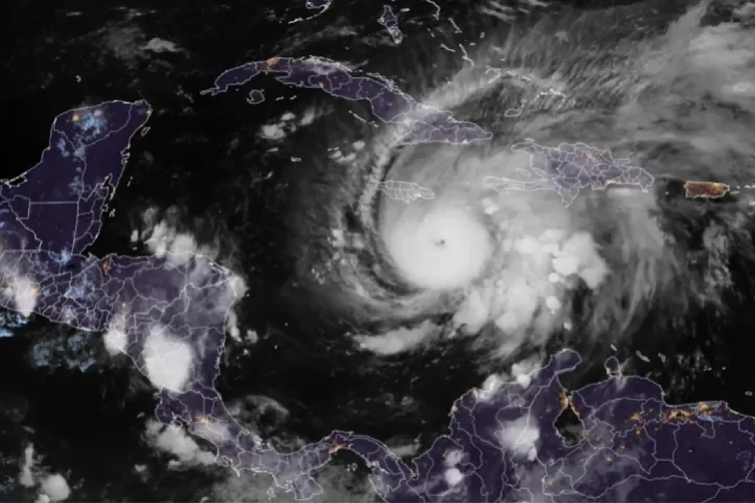 El huracán “Melissa” amenaza a Jamaica.