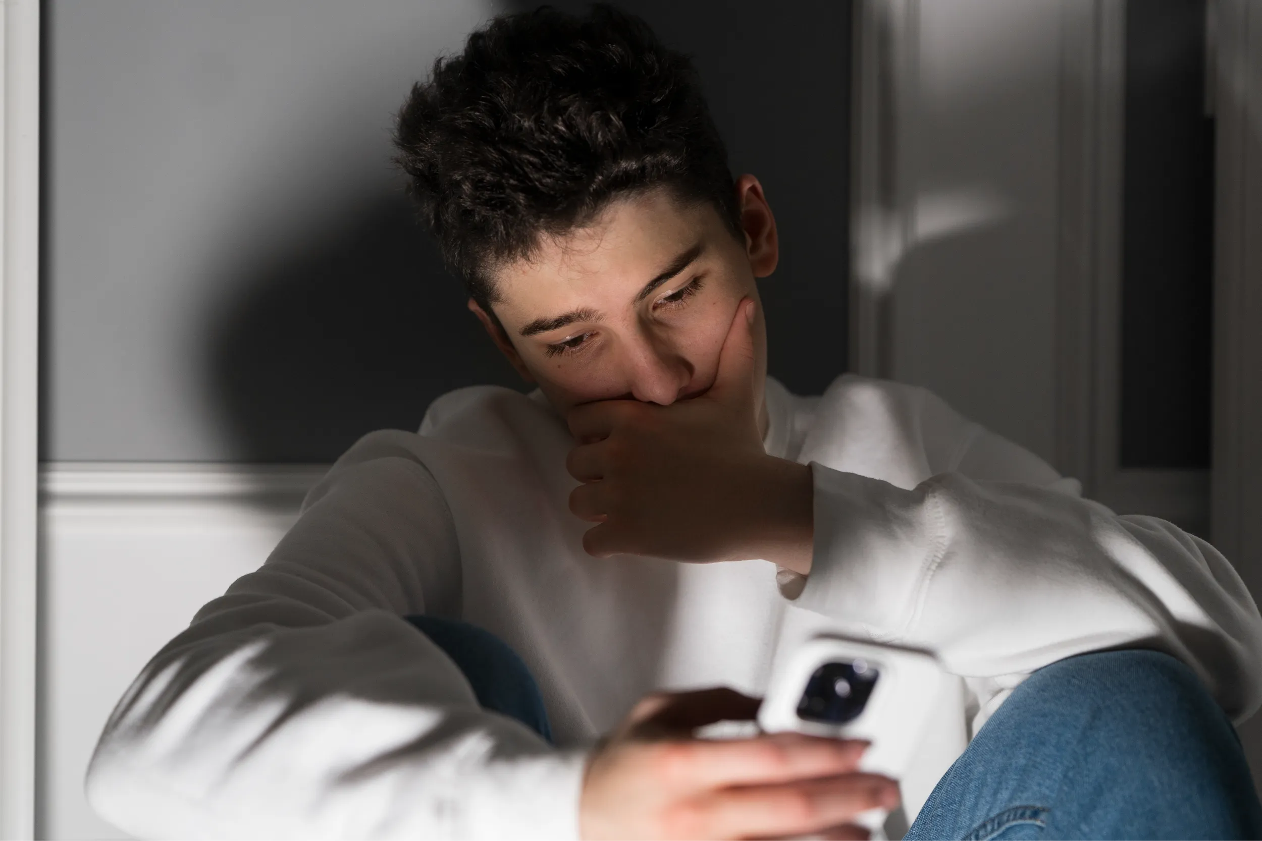 Fenómeno Incel en México: soledad juvenil y riesgo en la era digital.