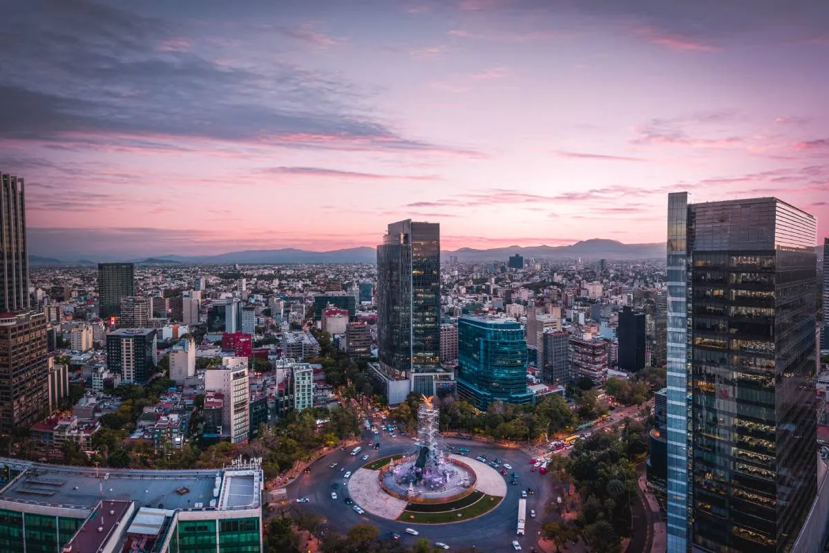 Oficinas en CDMX viven su mejor momento desde la pandemia: la demanda crece 84% en un año, según CBRE