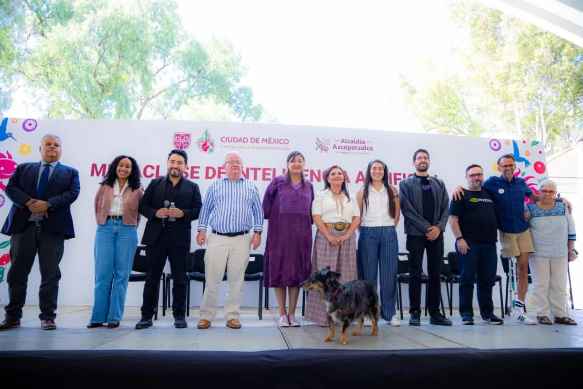 Brugada inaugura megaclase de inteligencia artificial en CDMX