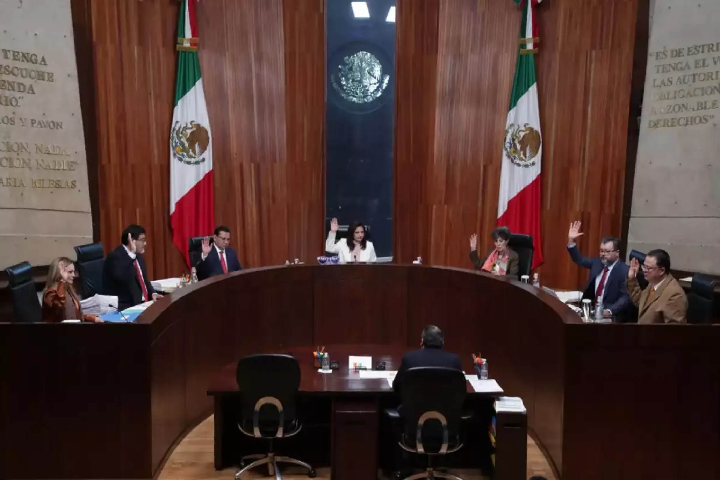 TEPJF perdona multas por acordeones en sesión final de Mónica Soto.