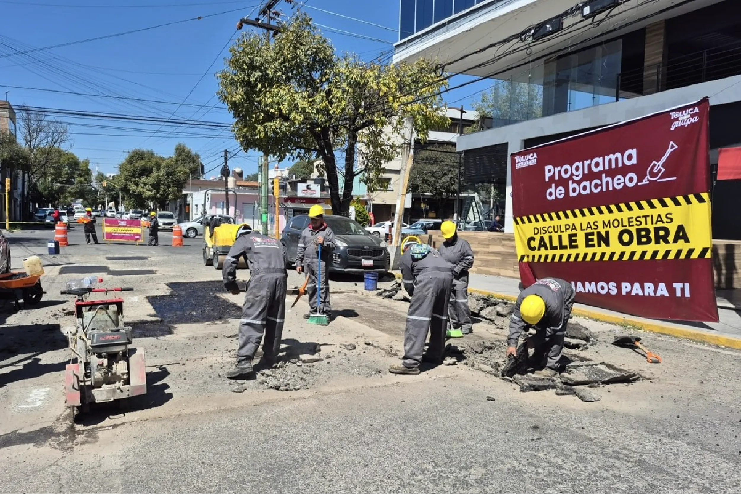Toluca inicia segunda etapa del Programa de Bacheo 2025.