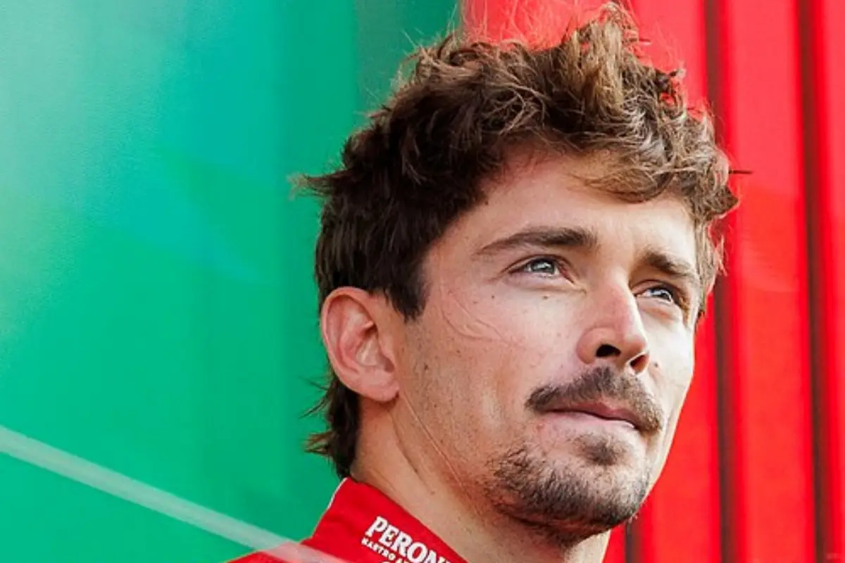 Charles Leclerc confiesa que le sigue afectando el choque con Sergio Pérez en el GP de México. | Foto: Wikimedia Commons.
