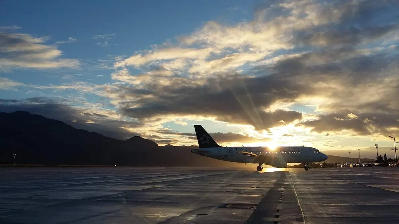 Gobierno y sector aéreo impulsan acciones conjuntas por la salud ciudadana y una aviación más segura