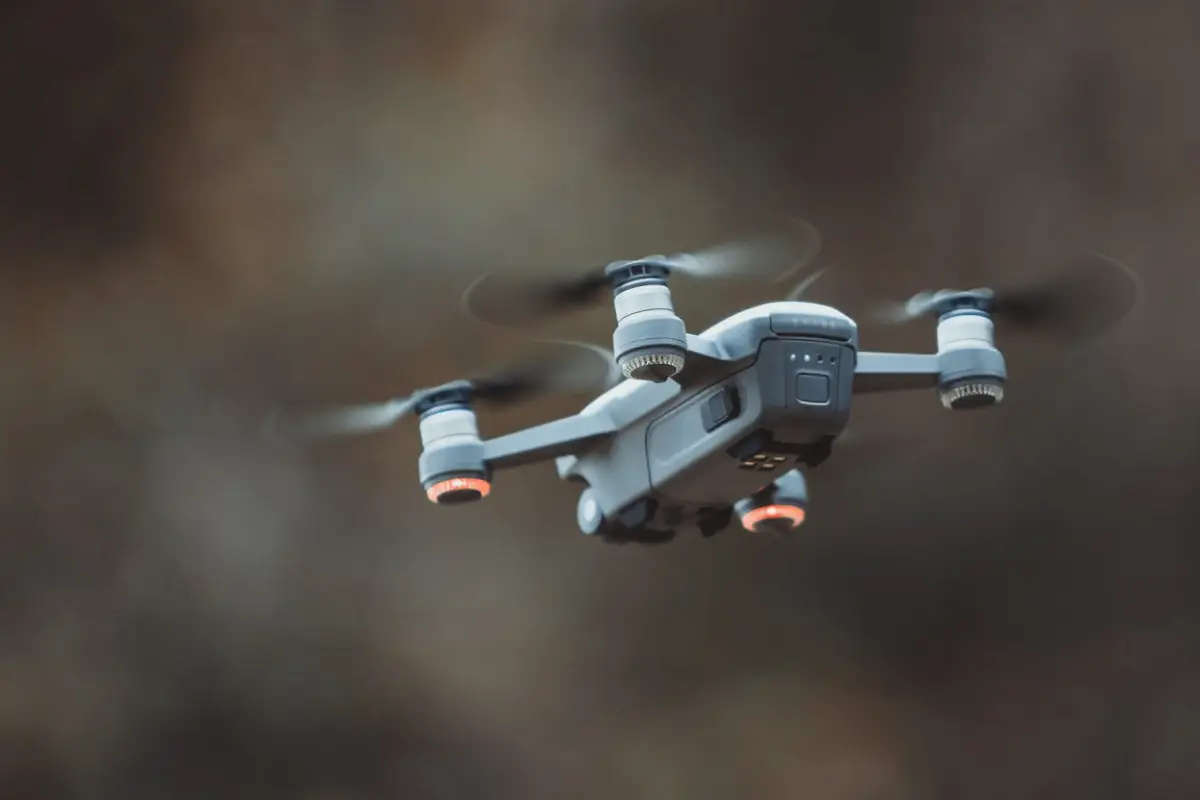 Se registró un ataque con drones a la sede antisecuestros de la Fiscalía General del Estado de Baja California. | Foto: Pexels.