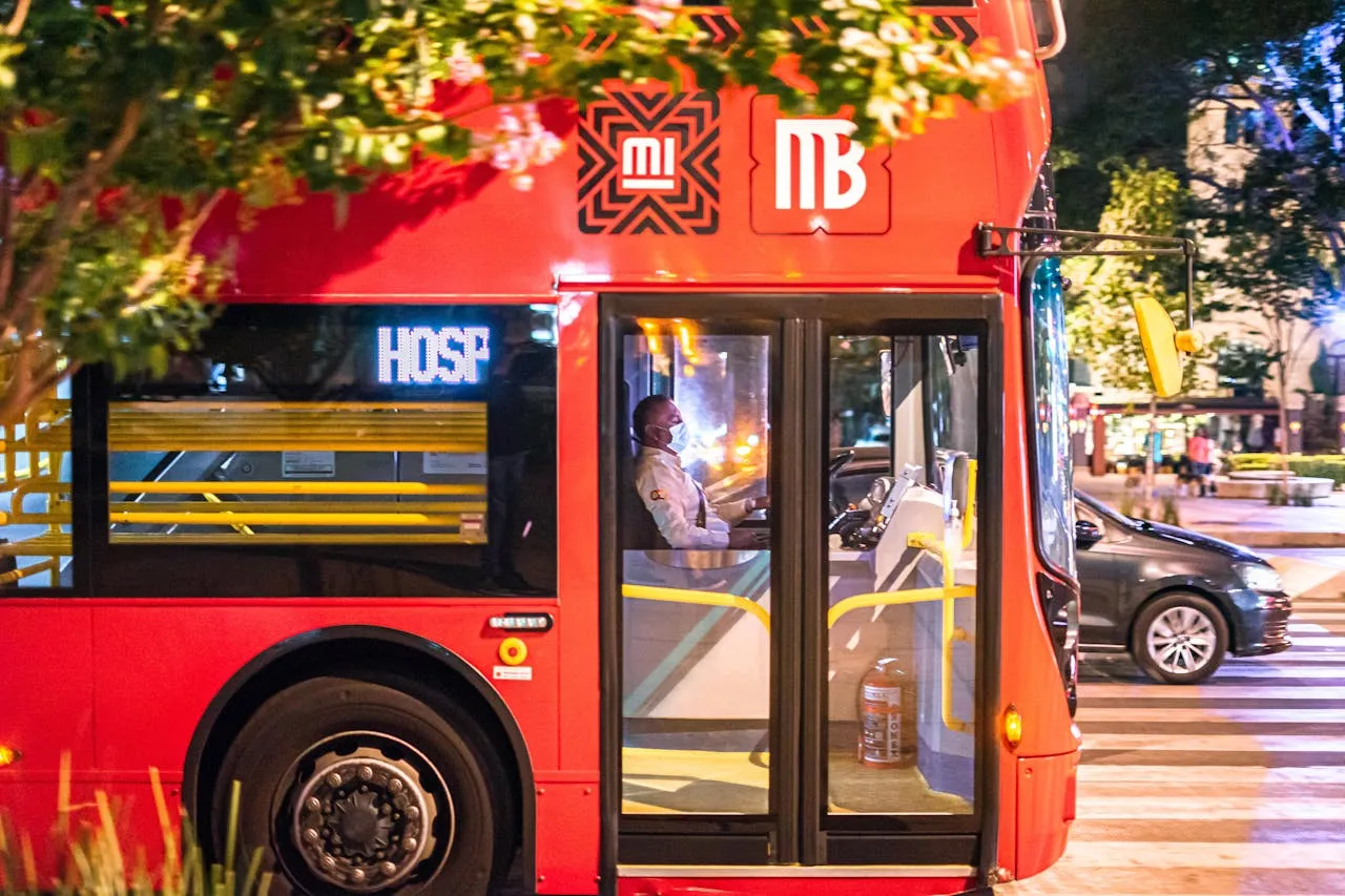 Metrobús amplía servicio nocturno en Línea 2
