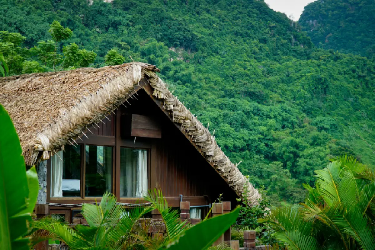Además de los beneficios ambientales, el turismo sostenible tiene un impacto positivo en las comunidades locales.