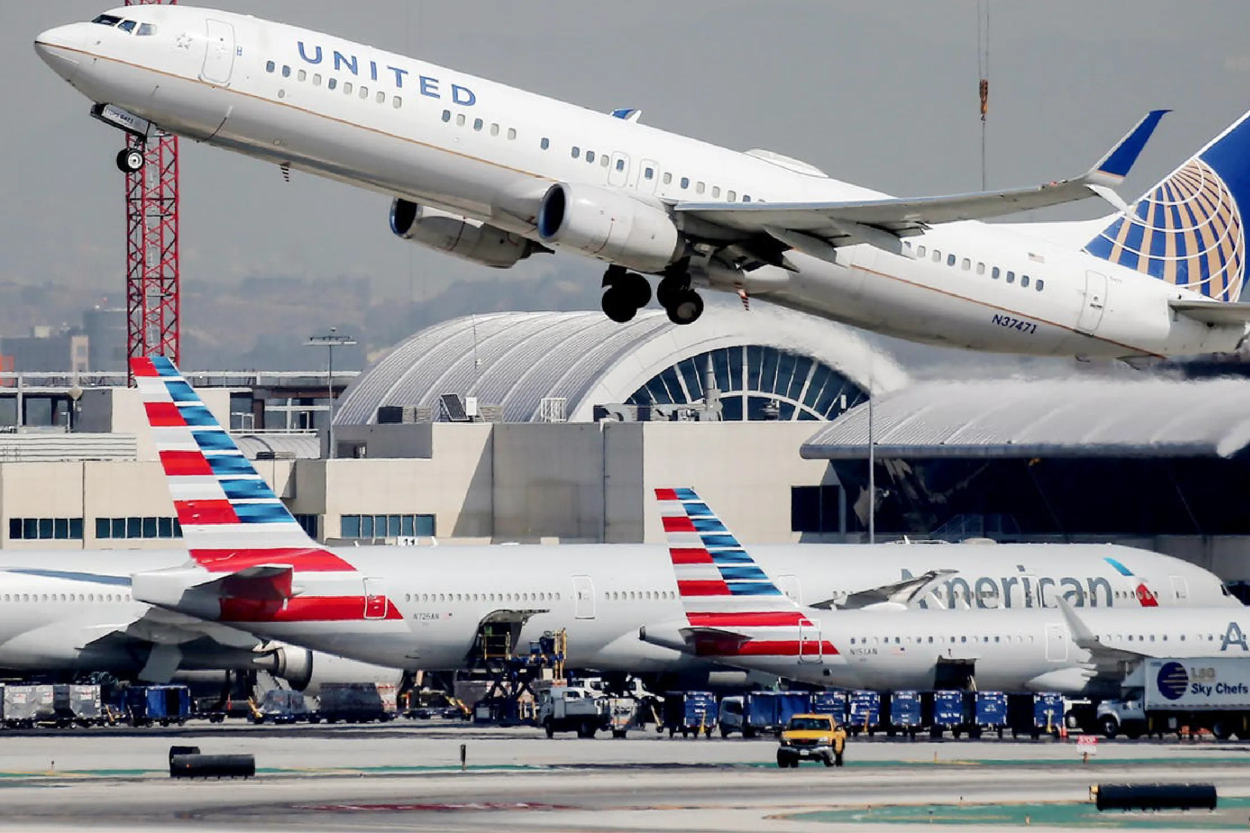 Las principales aerolíneas de Estados Unidos cancelaron este martes casi mil 200 vuelos.