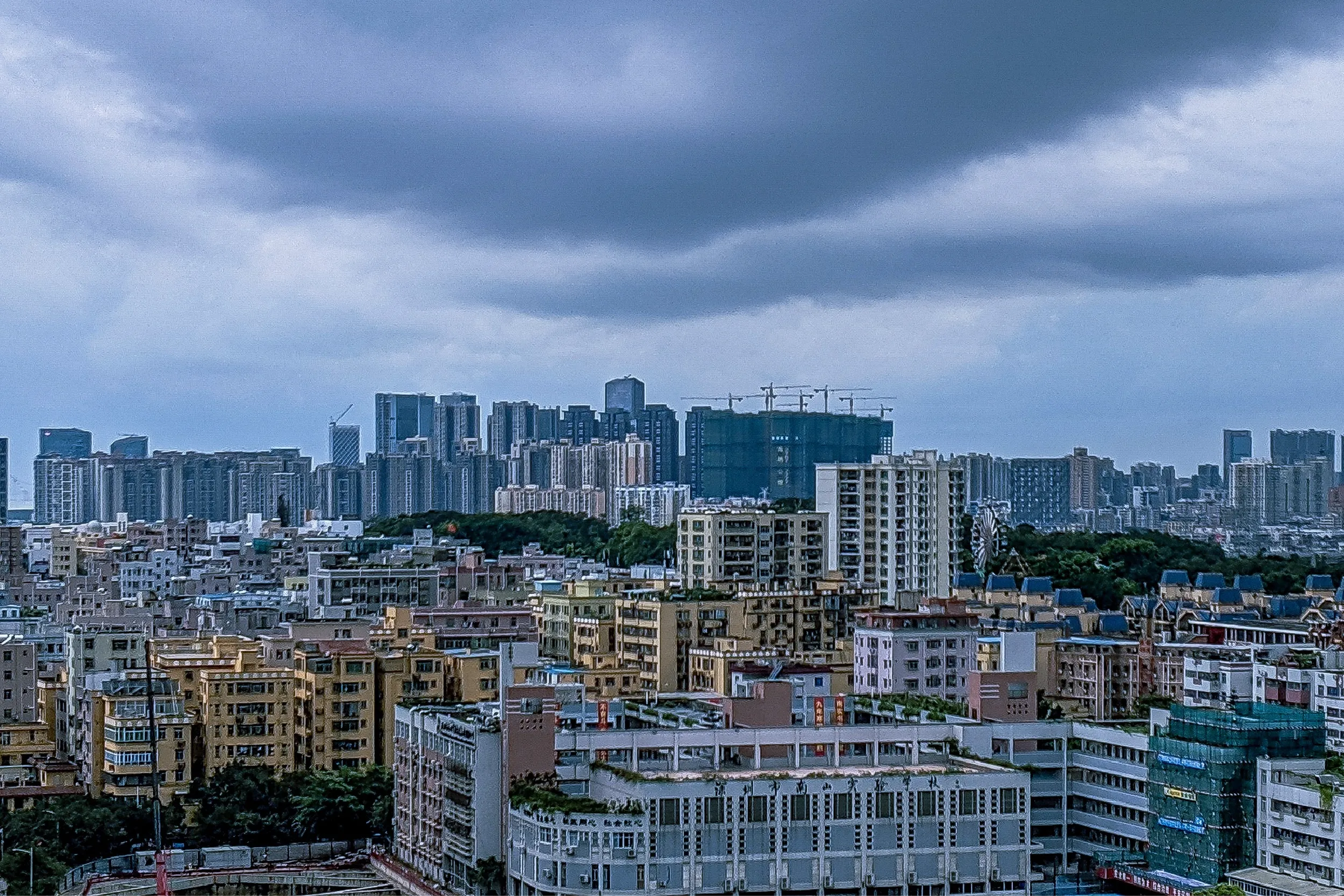 Personal de Protección Civil supervisa zonas afectadas por el Frente Frío No. 13 en Veracruz.