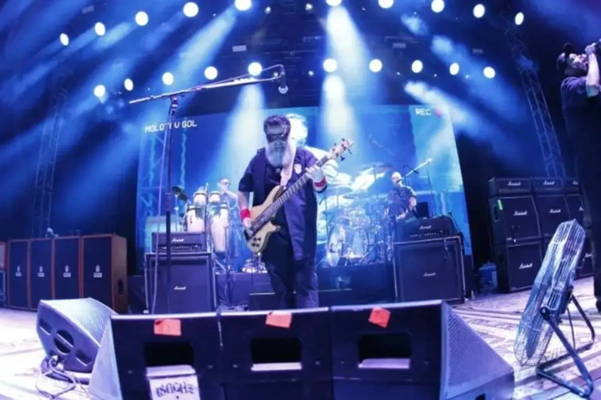 Hijo de AMLO responde a Molotov tras crítica a la 4T