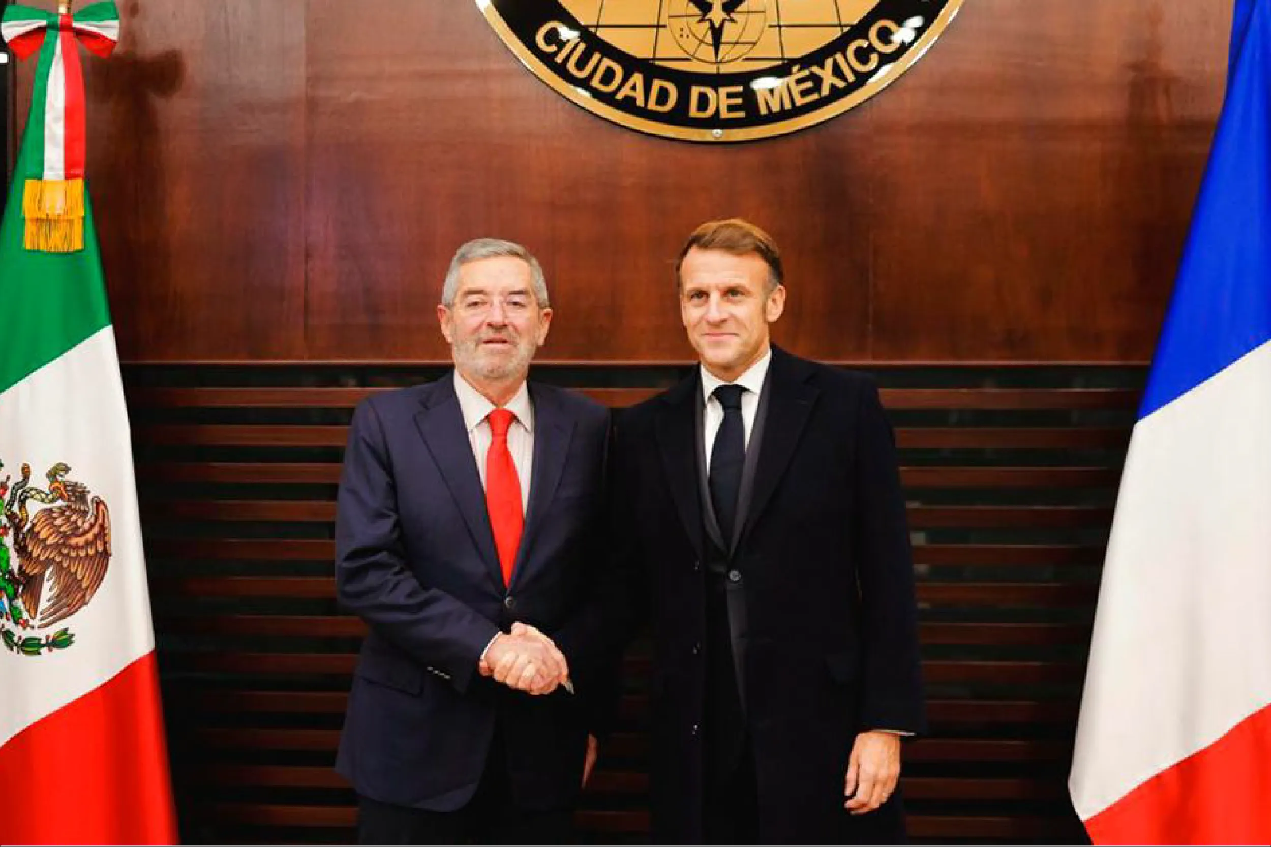 Juan Ramón de la Fuente recibió al presidente francés Emmanuel Macron.