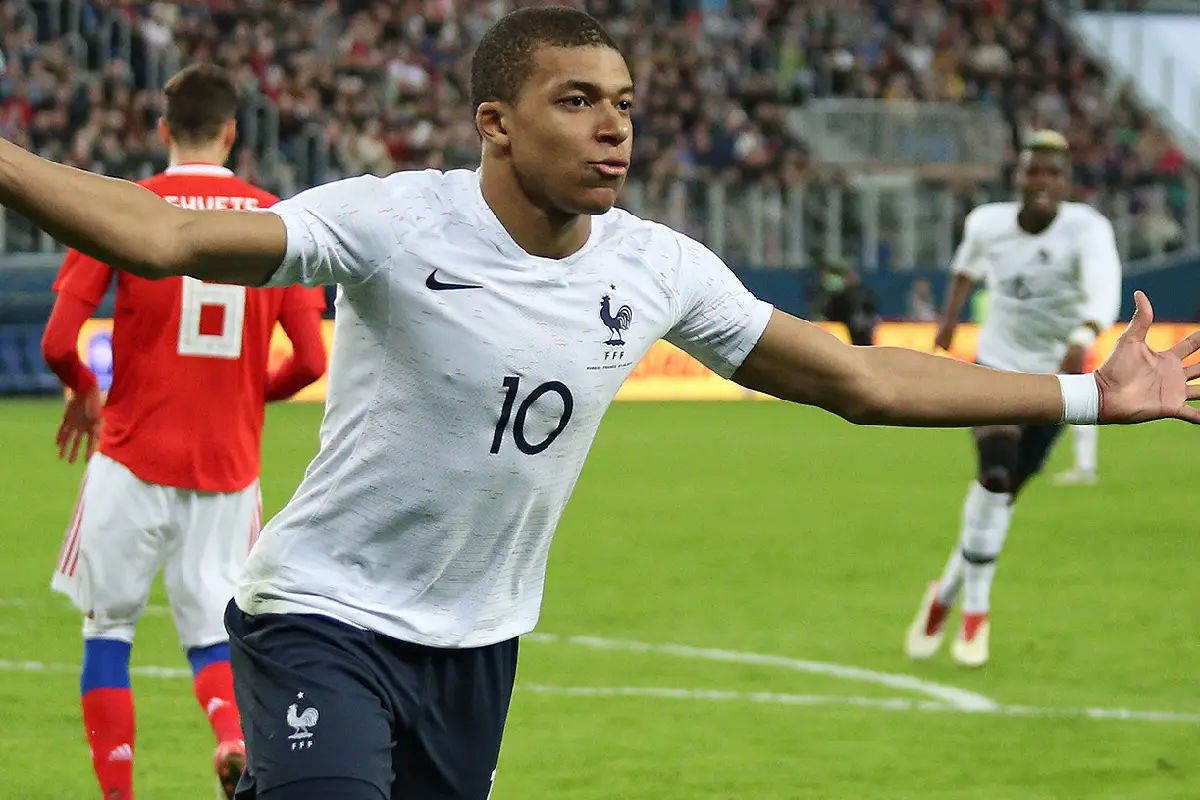 Kylian Mbappé causa baja de la selección francesa por una lesión, por lo que se perderá el último partido clasificatorio de 