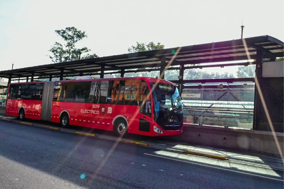 Metrobús CDMX anuncia cierres en más de 20 estaciones por mantenimiento