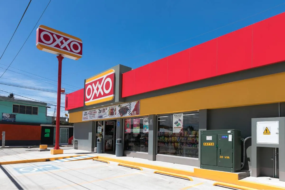 Oxxo suma a Finsus a su red de retiros en efectivo en México