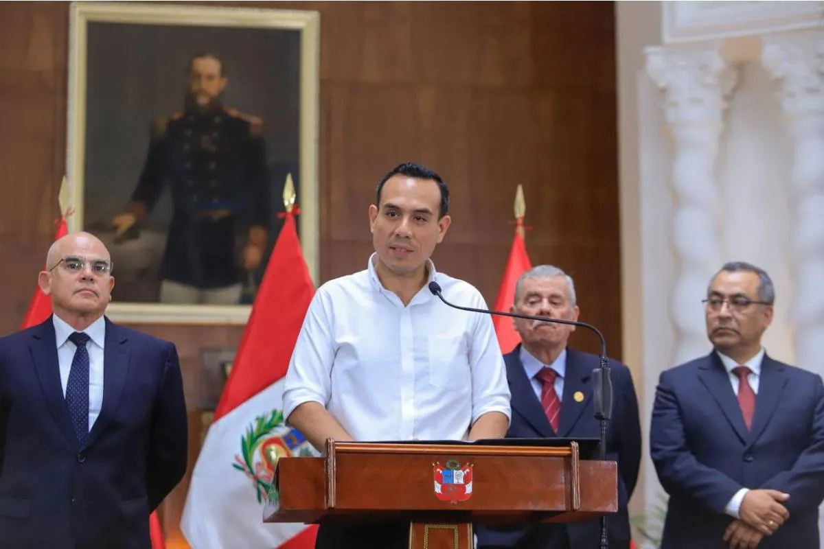 Perú rompe relaciones con México.