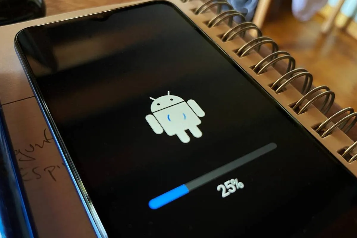 Samsung pide a usuarios actualizar sus celulares para corregir 25 errores detectados