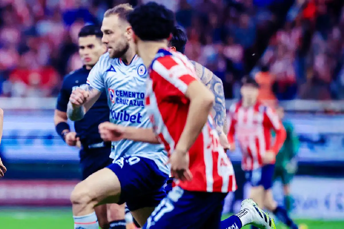 Cruz Azul y Chivas definirán su pase en la vuelta, ya que empataron sin goles. | Foto: Facebook Cruz Azul.