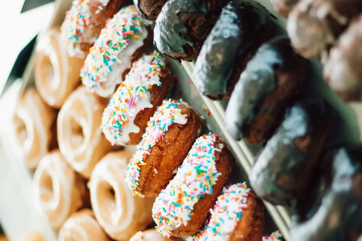 Las grasas saturadas pueden parecer pequeñas, pero su efecto en el cuerpo puede ser grande si no se controlan.