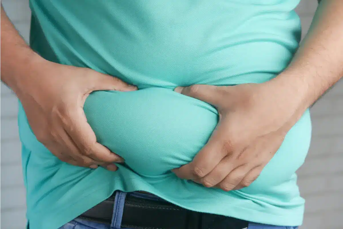Dolor abdominal persistente, sensación de llenura excesiva o náuseas frecuentes pueden ser señales de que algo no anda bien.