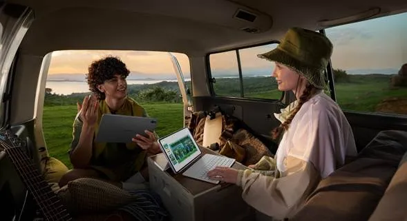 ¿Listo para las vacaciones de fin de año? Este combo de Huawei será tu mejor aliado durante los viajes