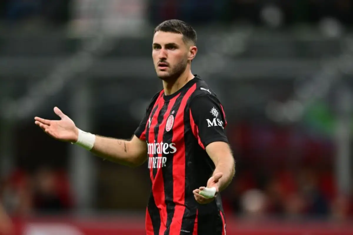 Santiago Jiménez seguirá el tratamiento que tomó Haaland para curar una lesión que lo aqueja. |