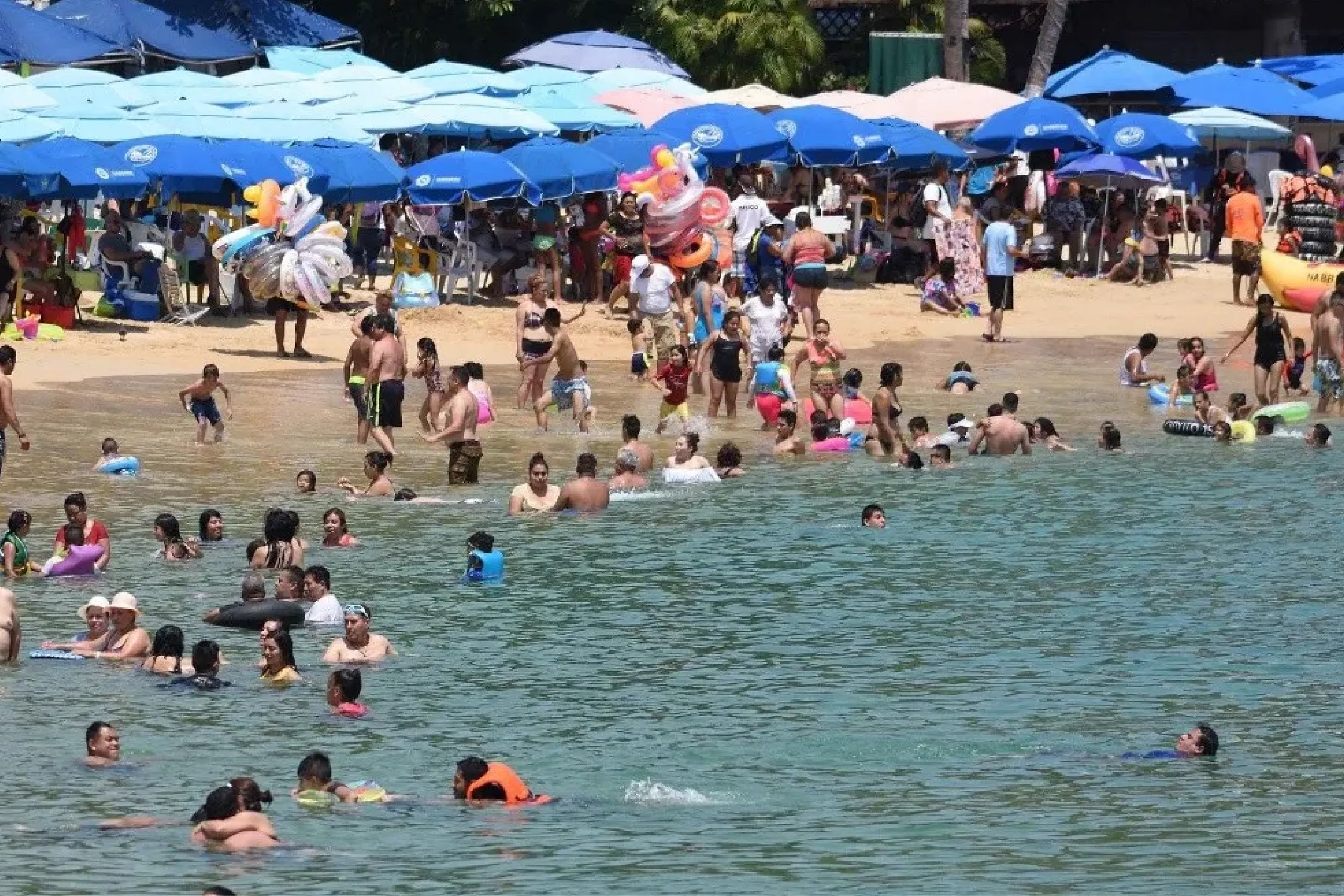 Cofepris alerta por playas contaminadas en México este invierno 2025.