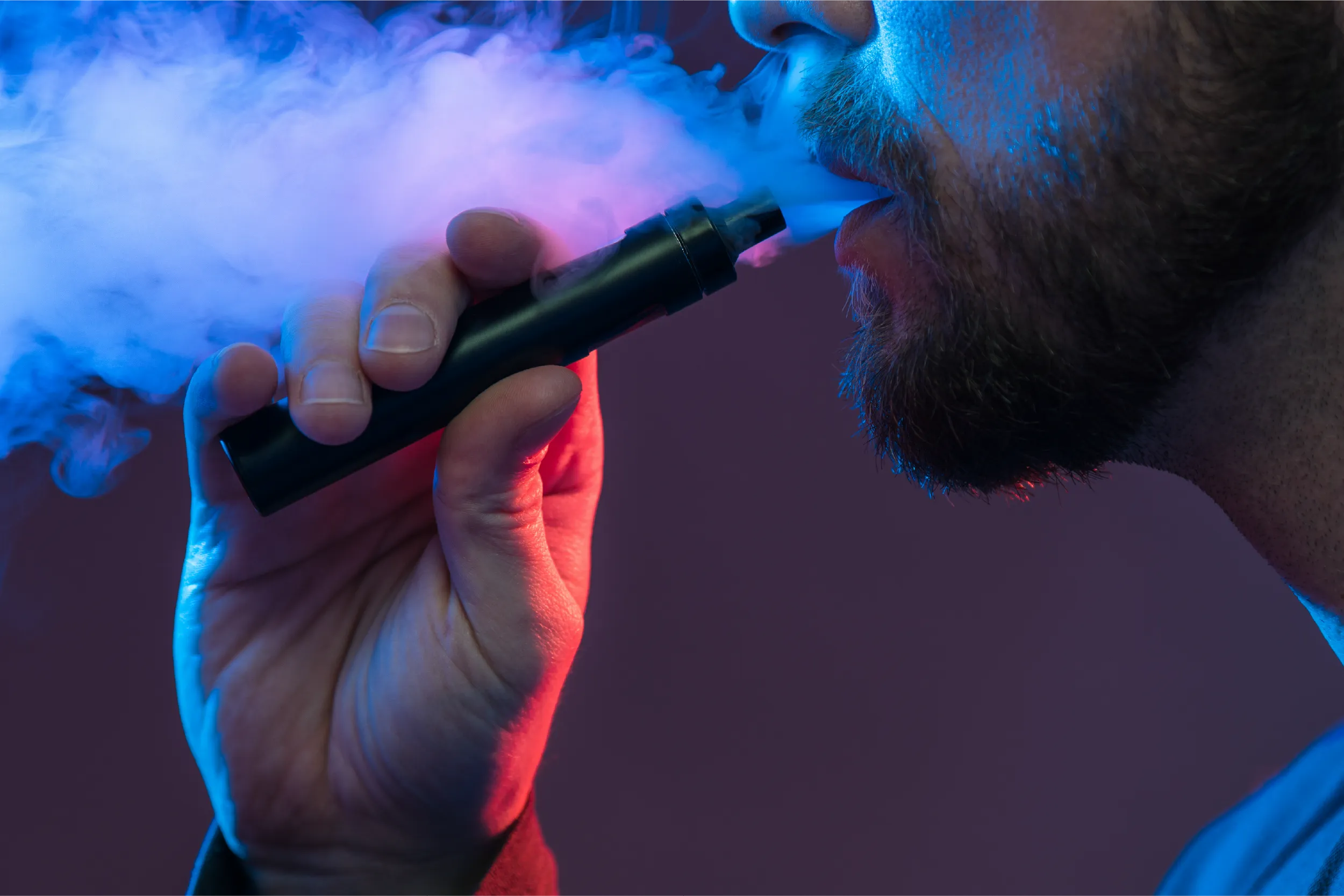 Diputados aprueban prohibición total de vapeadores.