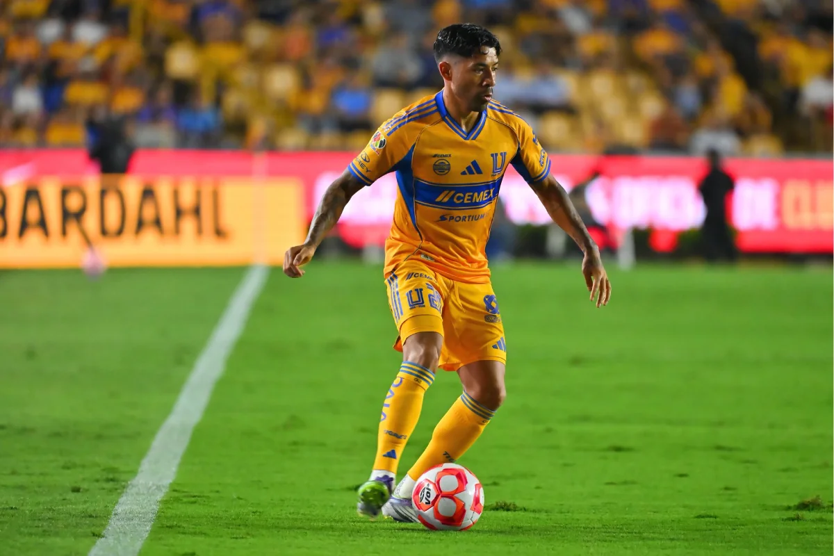 La salida de Aquino generó debate entre la afición en redes sociales. Foto: X