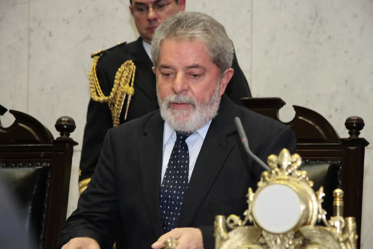 Lula y Sheinbaum se proponen como mediadores en el conflicto entre Estados Unidos y Brasil. | Foto: Wikimedia Commons.