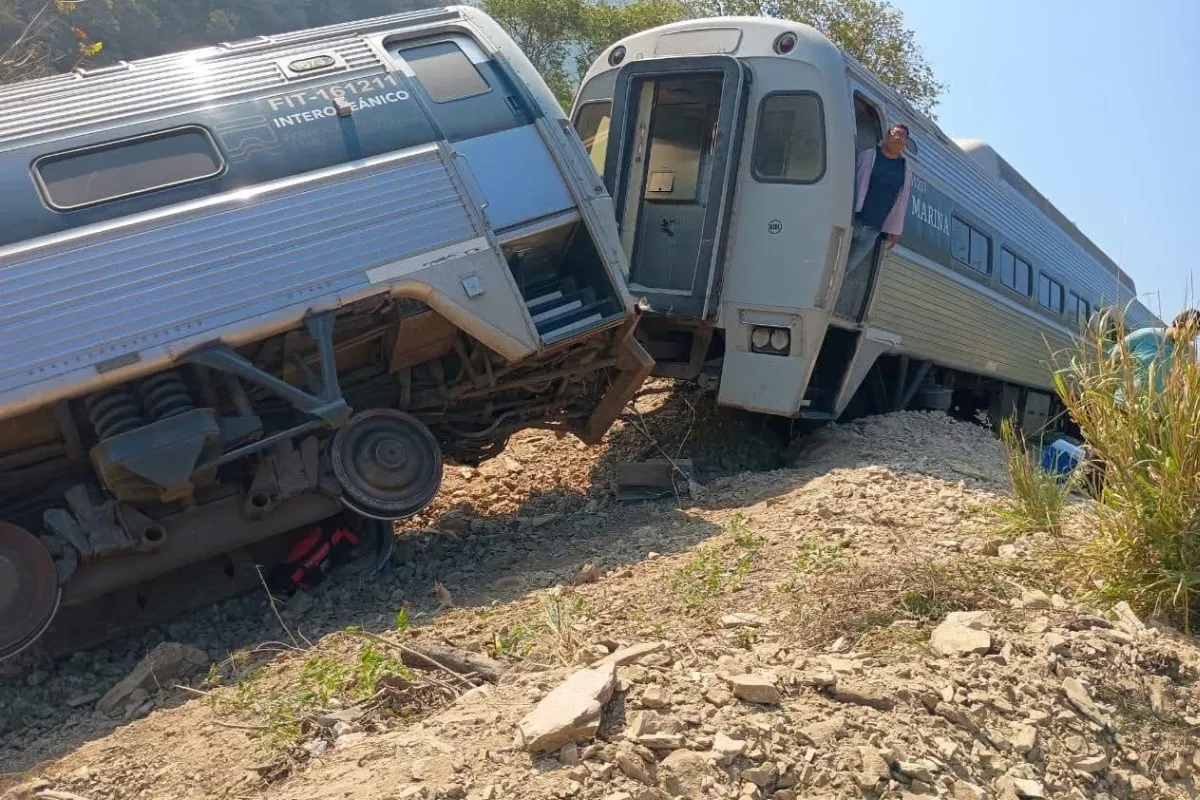 Descarrilamiento del Tren Interoceánico en Oaxaca deja 20 heridos