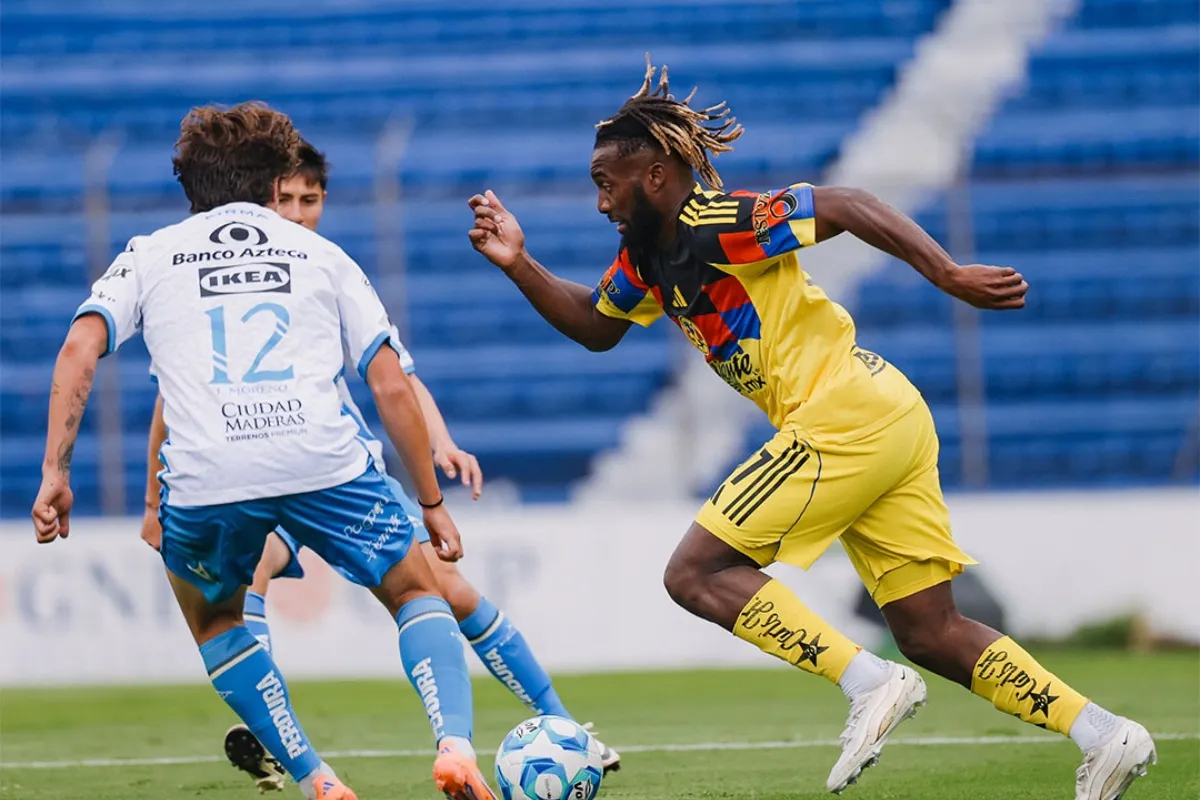 América sufre, pero arranca la pretemporada con triunfo ante Puebla