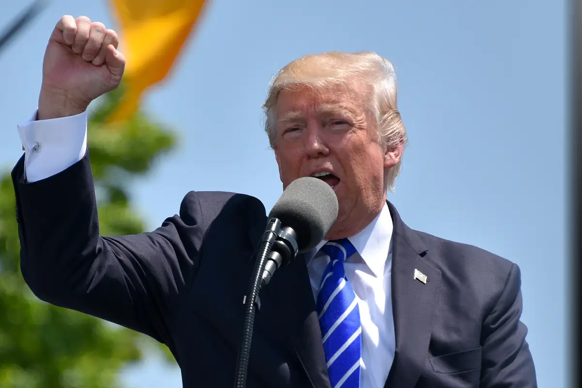 Donald Trump da su mensaje desde la Casa Blanca destacando los logros de su administración. | Foto: X.