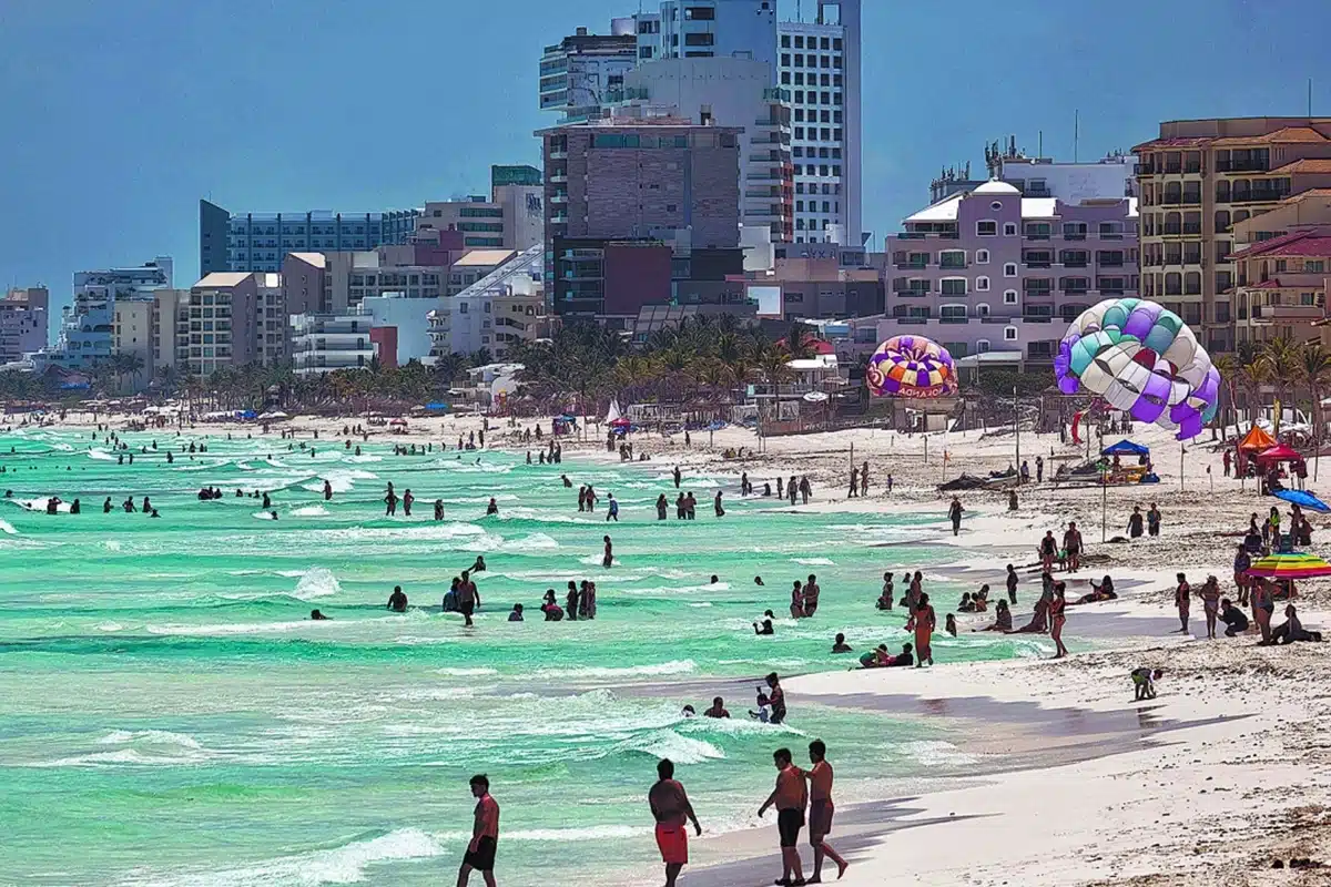 Comisión de Turismo avala dictamen que protege el uso público de costas y zonas marítimas