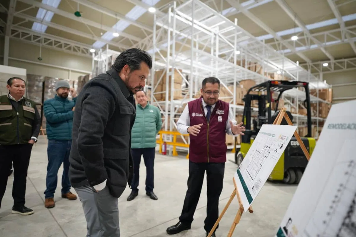 Zoé Robledo, director general del IMSS, durante la reinauguración del Almacén Vallejo, pieza clave para el abasto de medicamentos e insumos en la Ciudad de México.
