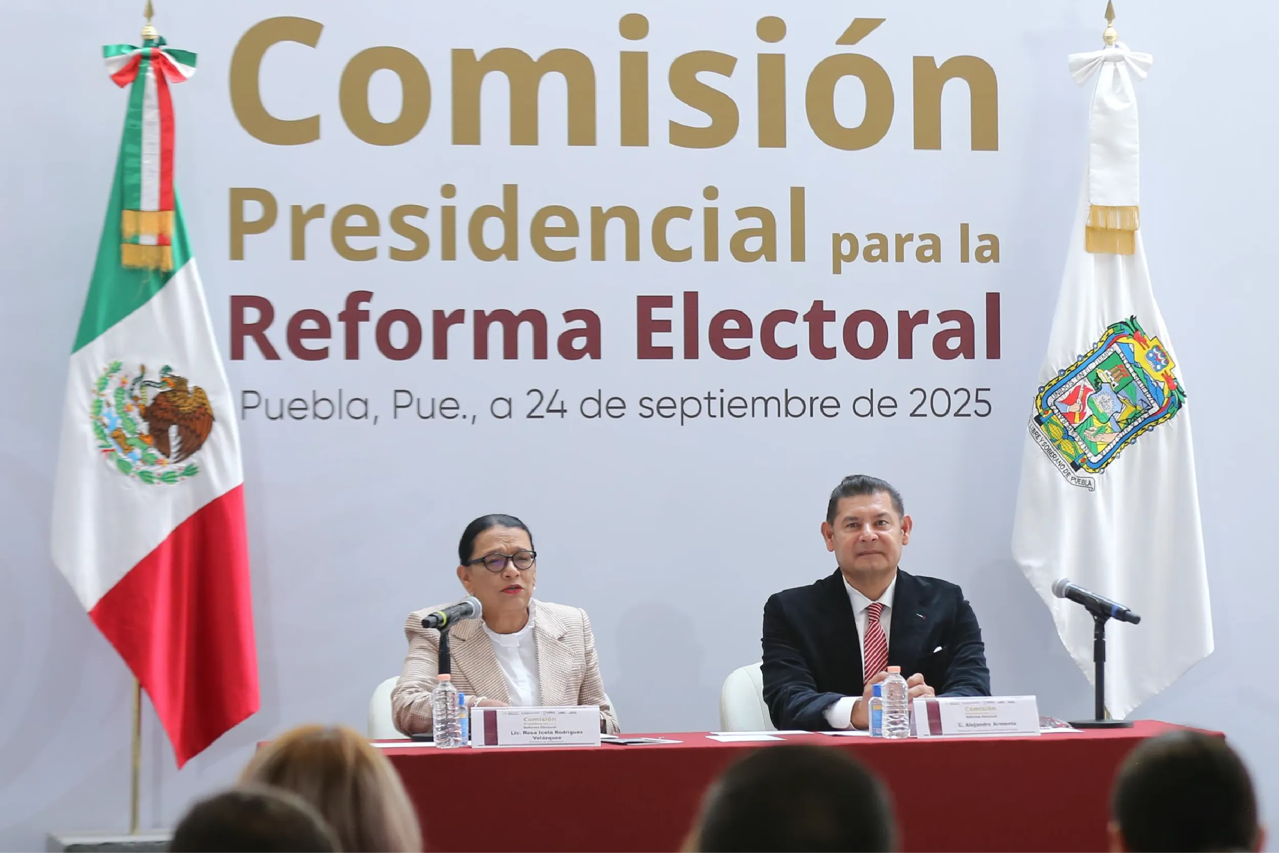 Sheinbaum afina reforma electoral.