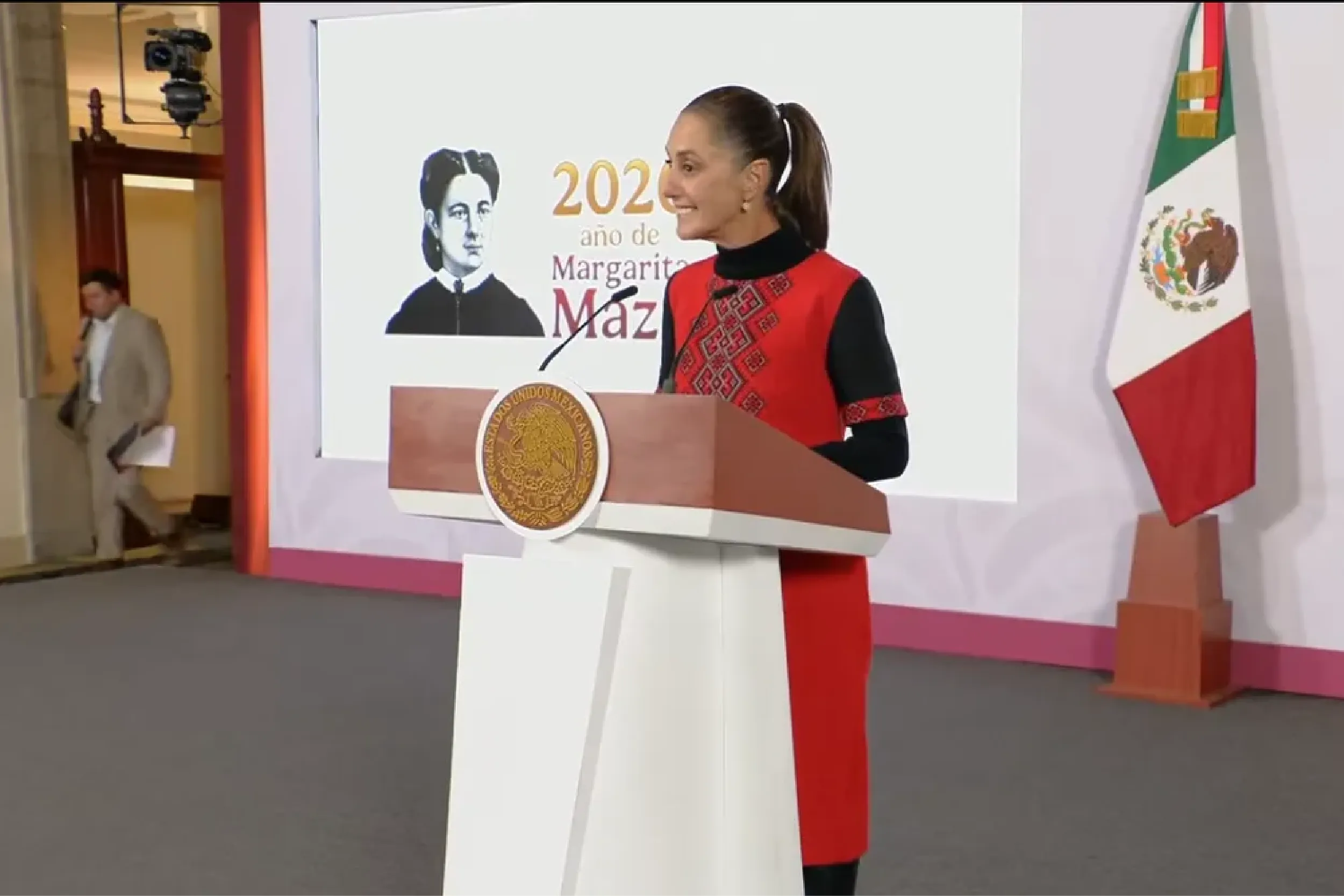 La presidenta adelanta que se reducirán costos electorales y se modificará el esquema de plurinominales, sin eliminar la pluralidad política.