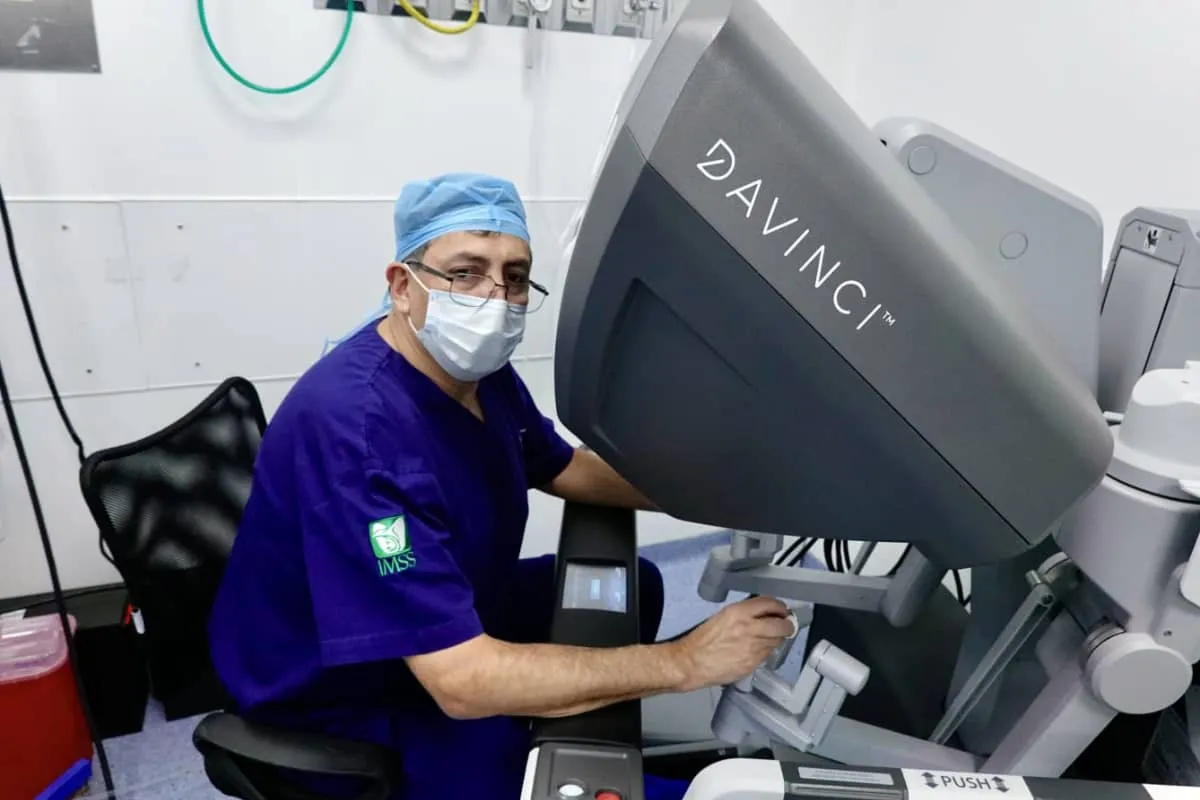 El Hospital de Oncología del CMN Siglo XXI del IMSS es referente nacional en cirugía robótica oncológica de alta especialidad.