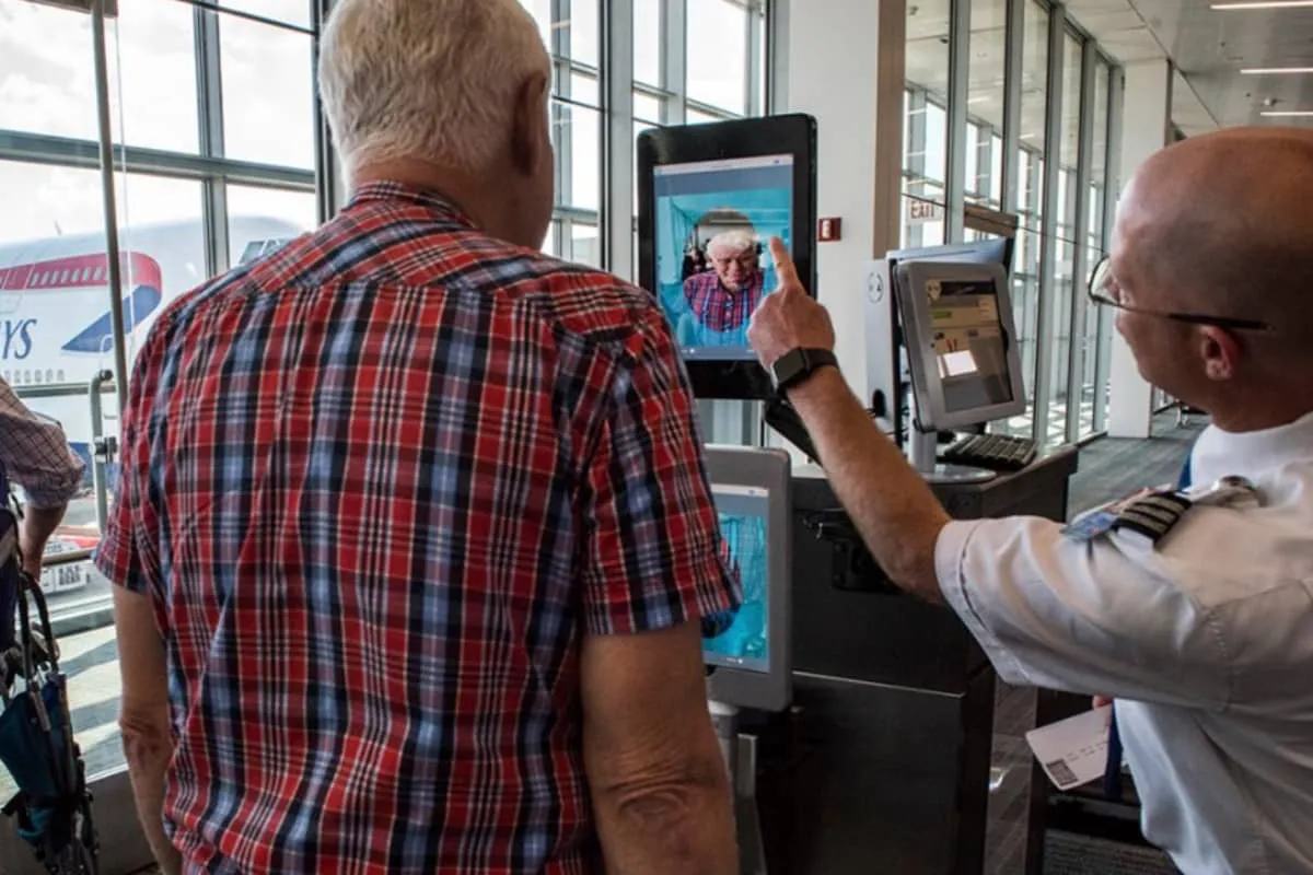Los controles biométricos prometen viajes internacionales más rápidos y seguros a partir de 2026.
