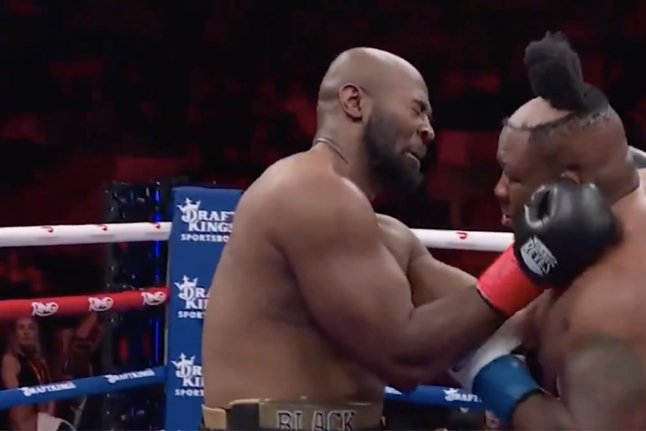 El boxeador Jarrell Miller perdió parte de su cabello.